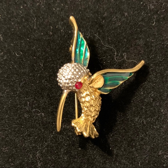 marvella Jewelry - Marvella Vintage hummingbird brooch/pin
